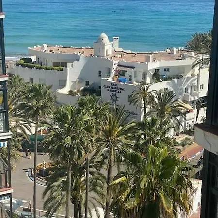 Apartamento En El Paseo Maritimo Marbella