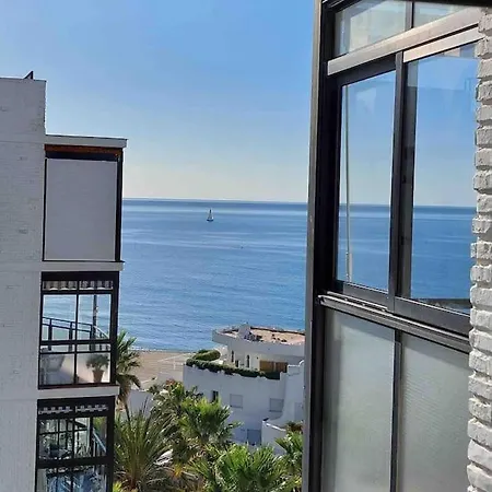 Apartamento En El Paseo Maritimo Marbella