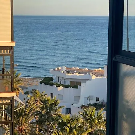 Apartamento En El Paseo Maritimo Marbella